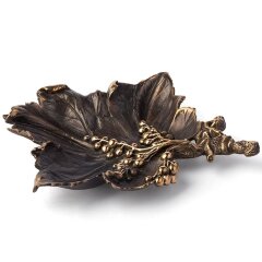 Бронзовая пепельница «Лист смородины»