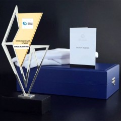 Корпоративные подарки «Ценный сотрудник» с гравировкой логотипа вашего бренда