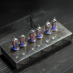 Чёрные часы с неоновыми лампами «Сатурн-Б» (ИН-14)