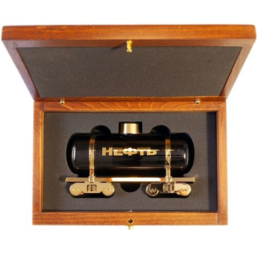 Бизнес подарок цистерна «Нефть» в подарок на день нефтяника