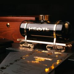 Бизнес подарок цистерна «Нефть» в подарок на день нефтяника