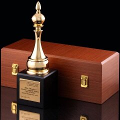 Позолоченный сувенир «Ключевая фигура» в подарок руководителю