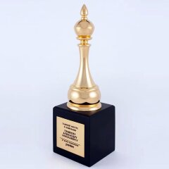 Позолоченный сувенир «Ключевая фигура» в подарок руководителю