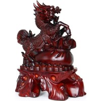 Деревянная фигурка китайского дракона «Пи Яо» на красном мешке — талисман благополучия и оберег дома от негатива