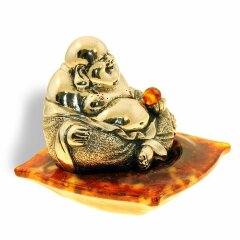 Статуэтка из янтаря «Будда с персиком»