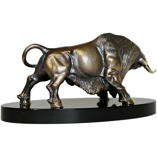 Бронзовая фигурка «Бык атакующий» на камне