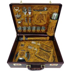 Подарочный набор для пикника «Берлога медведя» в кожаном чемодане