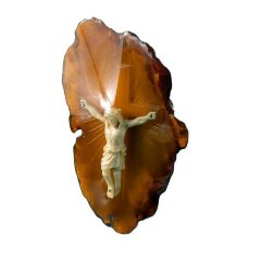 Интерьерное панно «Иисус Христос» из янтаря и клыка моржа