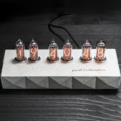 Белые ламповые часы «Сатурн-Б» с несколькими настройками яркости