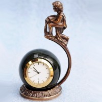 Бронзовые часы знак зодиака «Водолей»