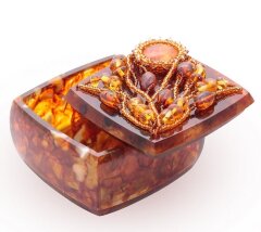 Шкатулка из янтаря «Цветок»