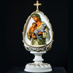 Декоративное пасхальное яйцо «Богородица с ребёнком» (бело-зелёное) в подарочном футляре