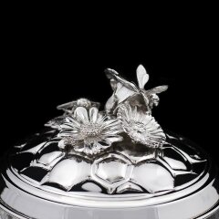 Эксклюзивная серебряная медовница «Пчёлка» в единственном экземпляре в мире