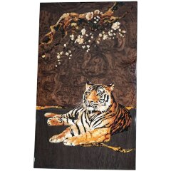 Декоративное панно «Тигр» из янтаря и морёного дуба