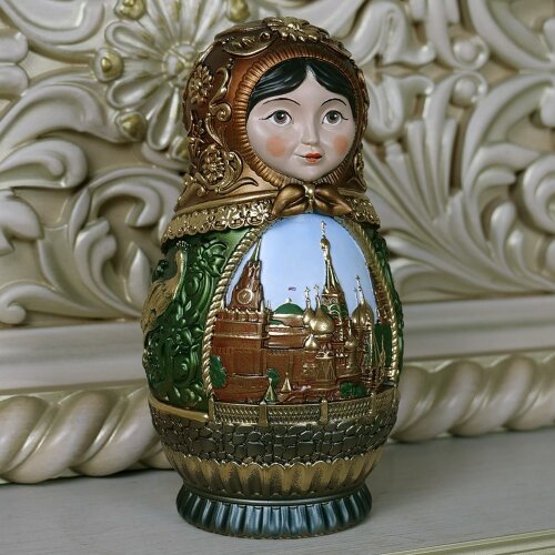 Красная деревянная «Матрёшка» с художественной росписью