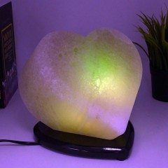 Настольный светильник из каменной соли «Сердце» зелёного свечения
