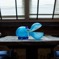 Декоративная чаша «Бегемот» из голубого художественного стекла