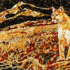 Большое декоративное панно «Пума» из натурального янтаря