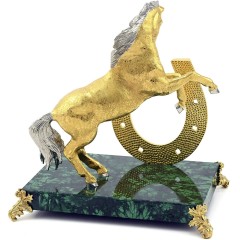 Сувенирная подкова оберег «Лошадь на удачу» в подарок руководителю для рабочего стола