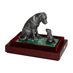 Сувенирная статуэтка «Лабрадор с щенком» на малахите