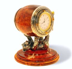 Часы из янтаря «Цирковой медведь»