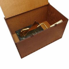 Сувенирная визитница «Строительный мастерок»