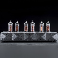 Лимитированная серия ламповых часов «День» от известного мастера каллиграфии