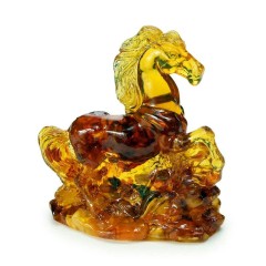 Новогодний сувенир «Красная Лошадка» с янтарем — символ Нового 2026 года лошади