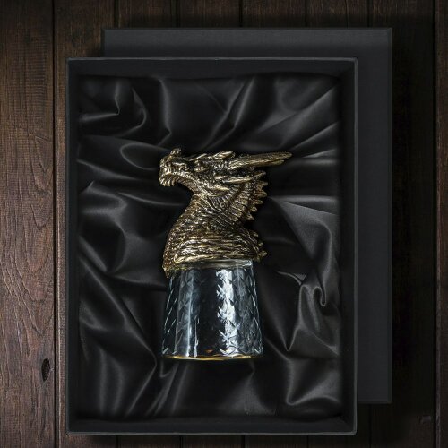 Подарочная рюмка перевёртыш для водки «Дракон» — как символ 2024 года