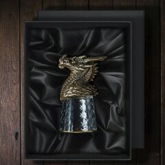 Подарочная рюмка перевёртыш для водки «Дракон» — как символ 2024 года