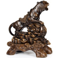 Резная фигурка из дерева «Денежный тигр» на монетах — талисман на прибыль и карьерного успеха