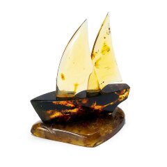 Сувенирная фигурка парусника «Жемчужина» из натурального янтаря