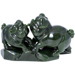 Нефритовый сувенир «Хрюшки»