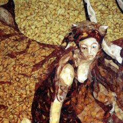 Большое декоративное панно «Похищение Европы» из натурального балтийского янтаря