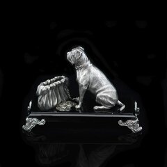 Серебряная статуэтка «Бордосский дог» на постаменте из вулканического камня обсидиан