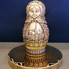 Деревянная «Матрёшка» с золотистой росписью