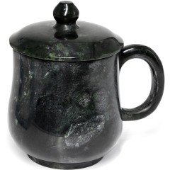 Кружка с крышкой из натурального камня нефрит можете купить в подарок дедушке