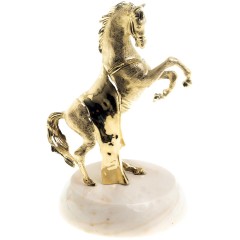 Статуэтка лошади «Конь жеребец» станет отличным рождественским подарком 2026 года