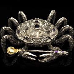 Икорница из серебра «Краб» с позолоченной ложкой в подарок к праздничному столу