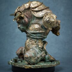 Бронзовая статуэтка «Бык в цепях» в подарок коллекционеру