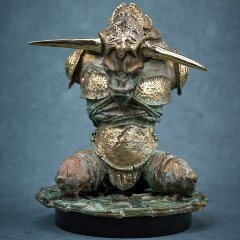 Бронзовая статуэтка «Бык в цепях» в подарок коллекционеру