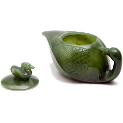 Подарочный чайник «Утка» из зелёного байкальского нефрита