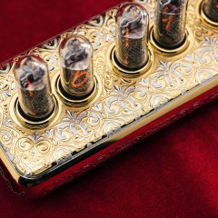 Ламповые часы «Бесконечность времени» в позолоченном корпусе