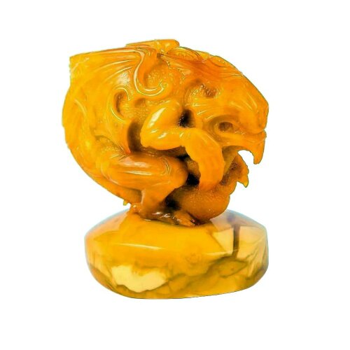 Резная фигурка из цельного янтаря «Дракон» в подарок к новому 2024 году