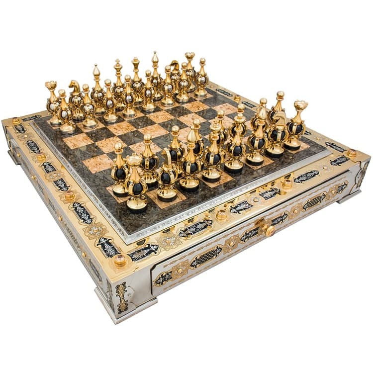 Эксклюзивные шахматы «Карпова»