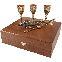 Набор для водки с икорницей «Осётр» и тремя фужерами в фирменной упаковке