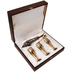 Набор для водки с икорницей «Осётр» и тремя фужерами в фирменной упаковке