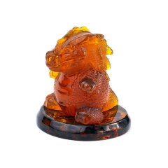 Резная фигурка из цельного янтаря «Дракончик» в подарок к новому 2024 году
