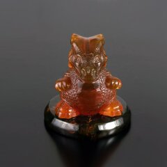 Резная фигурка из цельного янтаря «Дракончик» в подарок к новому 2024 году