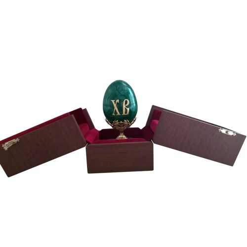 Малахитовое яйцо «Пасхальное торжество ХВ» с позолоченным декором в подарок к пасхе